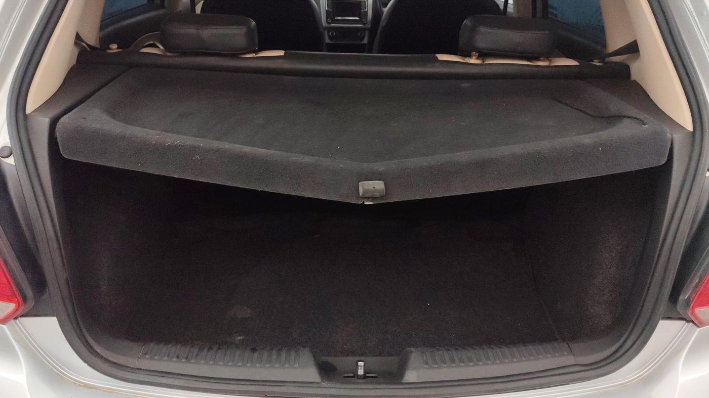 2016 Volkswagen Polo HIGHLINE1.2L, Petrol, Manual, 1,08,437 km, Boot Inside