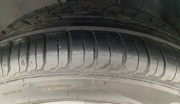 2020 Hyundai NEW I20 ASTA (O) 1.0 TURBO GDI DCT, Petrol, Automatic, 2,123 km, Right Front Tyre Tread