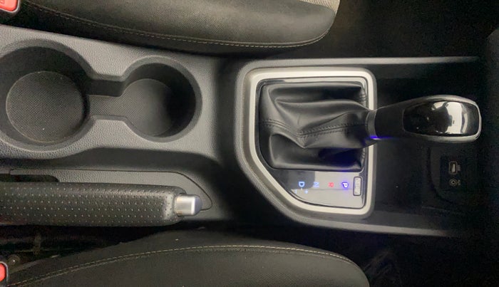 2017 Hyundai Creta SX PLUS AT 1.6 PETROL, Petrol, Automatic, 1,39,997 km, Gear Lever