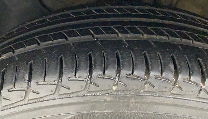 2018 Hyundai Elite i20 ASTA 1.2, Petrol, Manual, 79,287 km, Left Front Tyre Tread