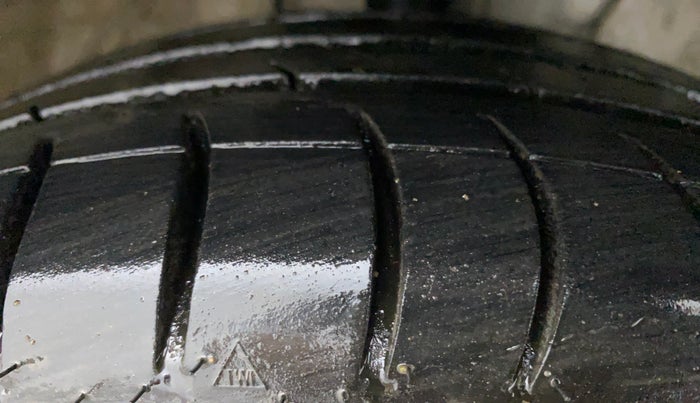 2011 Toyota Etios VX, Petrol, Manual, 70,859 km, Right Front Tyre Tread