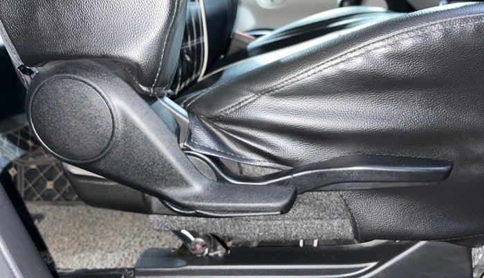 2020 Maruti IGNIS ALPHA 1.2 AMT, Petrol, Automatic, 10,466 km, Driver Side Adjustment Panel