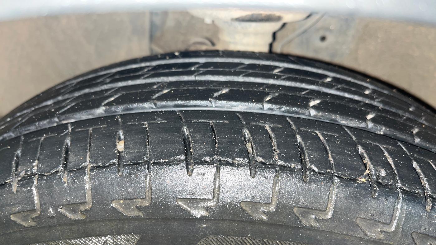 2020 Maruti IGNIS ALPHA 1.2 AMT, Petrol, Automatic, 10,466 km, Left Front Tyre Tread
