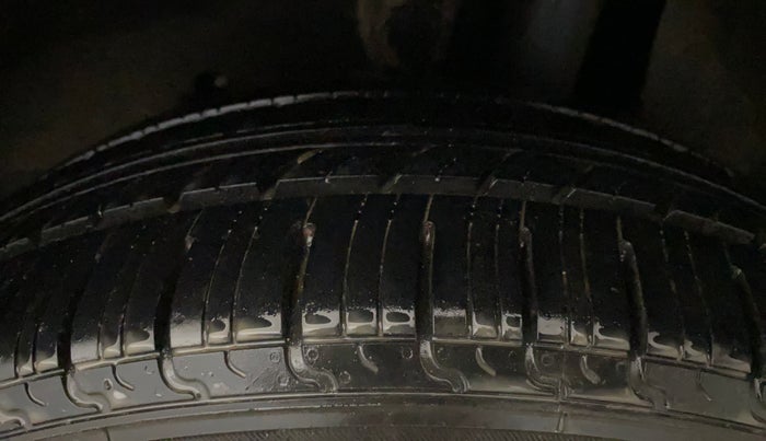 2017 Maruti Baleno DELTA PETROL 1.2, Petrol, Manual, 55,381 km, Left Rear Tyre Tread