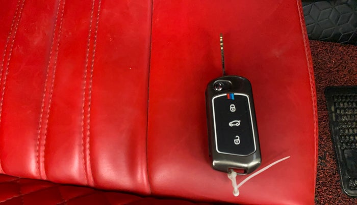 2022 Mahindra Thar LX PETROL HT 4WD AT, Petrol, Automatic, 41,933 km, Key Close Up