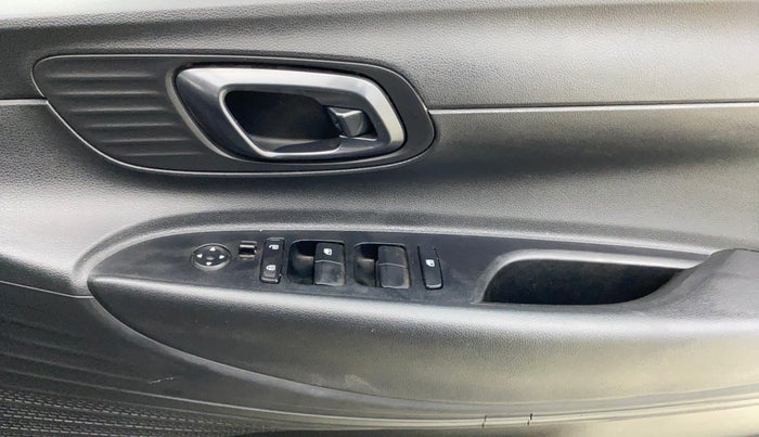 2022 Hyundai NEW I20 MAGNA 1.2 MT, Petrol, Manual, 9,348 km, Driver Side Door Panels Control