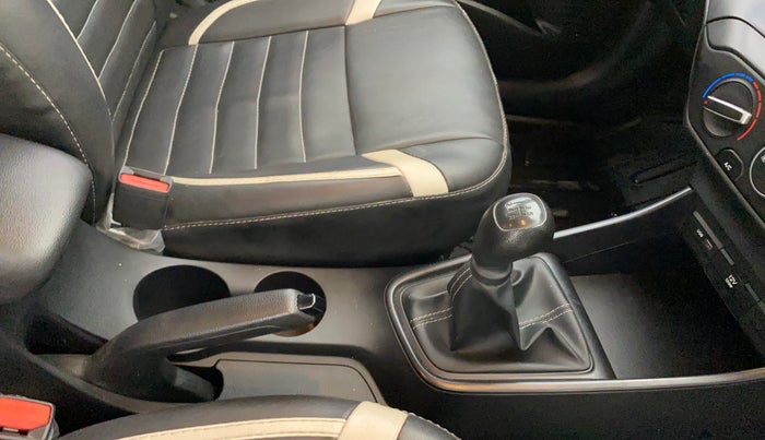 2022 Hyundai NEW I20 MAGNA 1.2 MT, Petrol, Manual, 9,348 km, Gear Lever