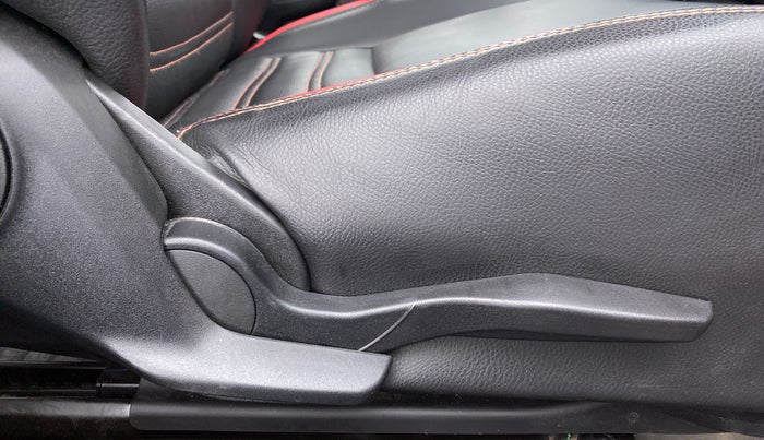 2019 Maruti Swift VXI D, Petrol, Manual, 71,288 km, Driver Side Adjustment Panel