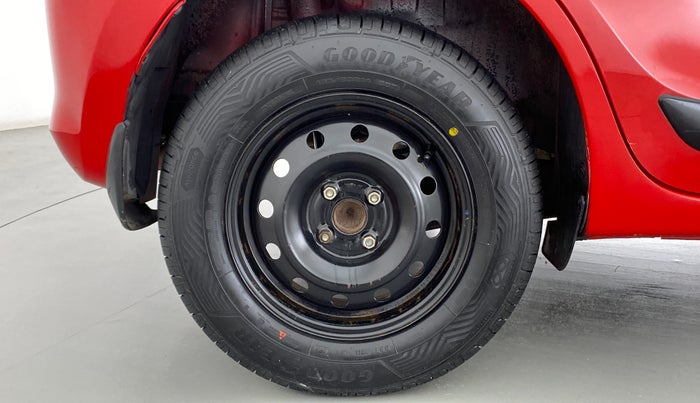 2019 Maruti Swift VXI D, Petrol, Manual, 71,288 km, Right Rear Wheel