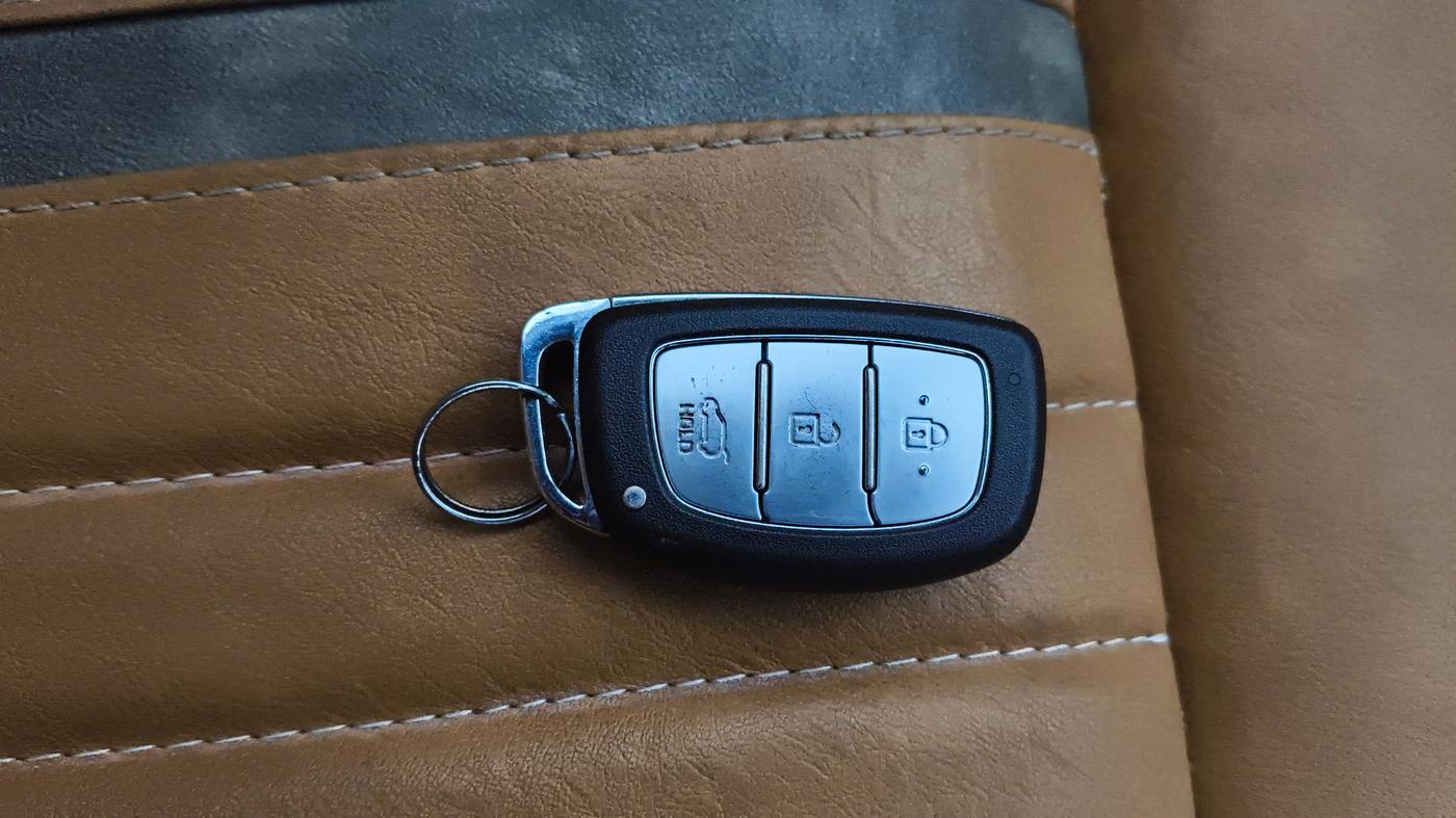 2019 Hyundai Elite i20 ASTA (O) CVT, Petrol, Automatic, 1,28,814 km, Key Close Up