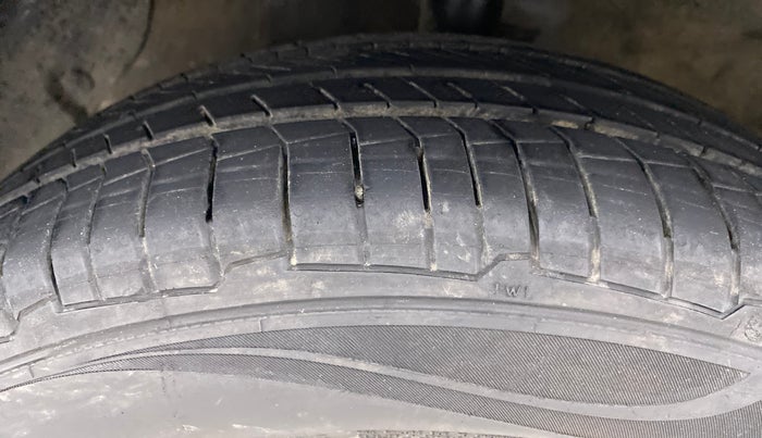 2017 Hyundai Grand i10 MAGNA 1.2 KAPPA VTVT, Petrol, Manual, 59,846 km, Left Front Tyre Tread