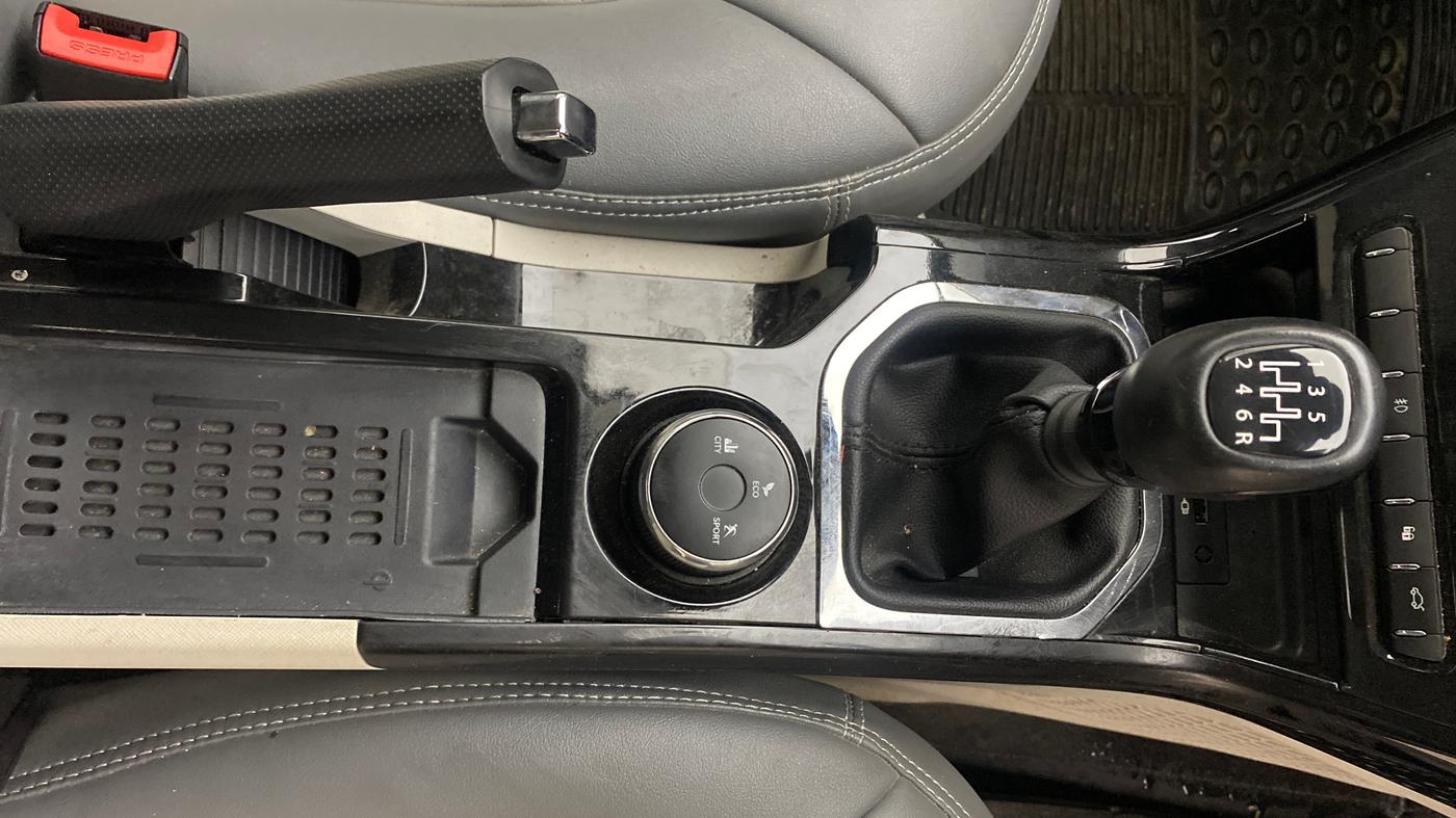 2022 Tata NEXON XZ Plus LUX, Petrol, Manual, 16,057 km, Gear Lever