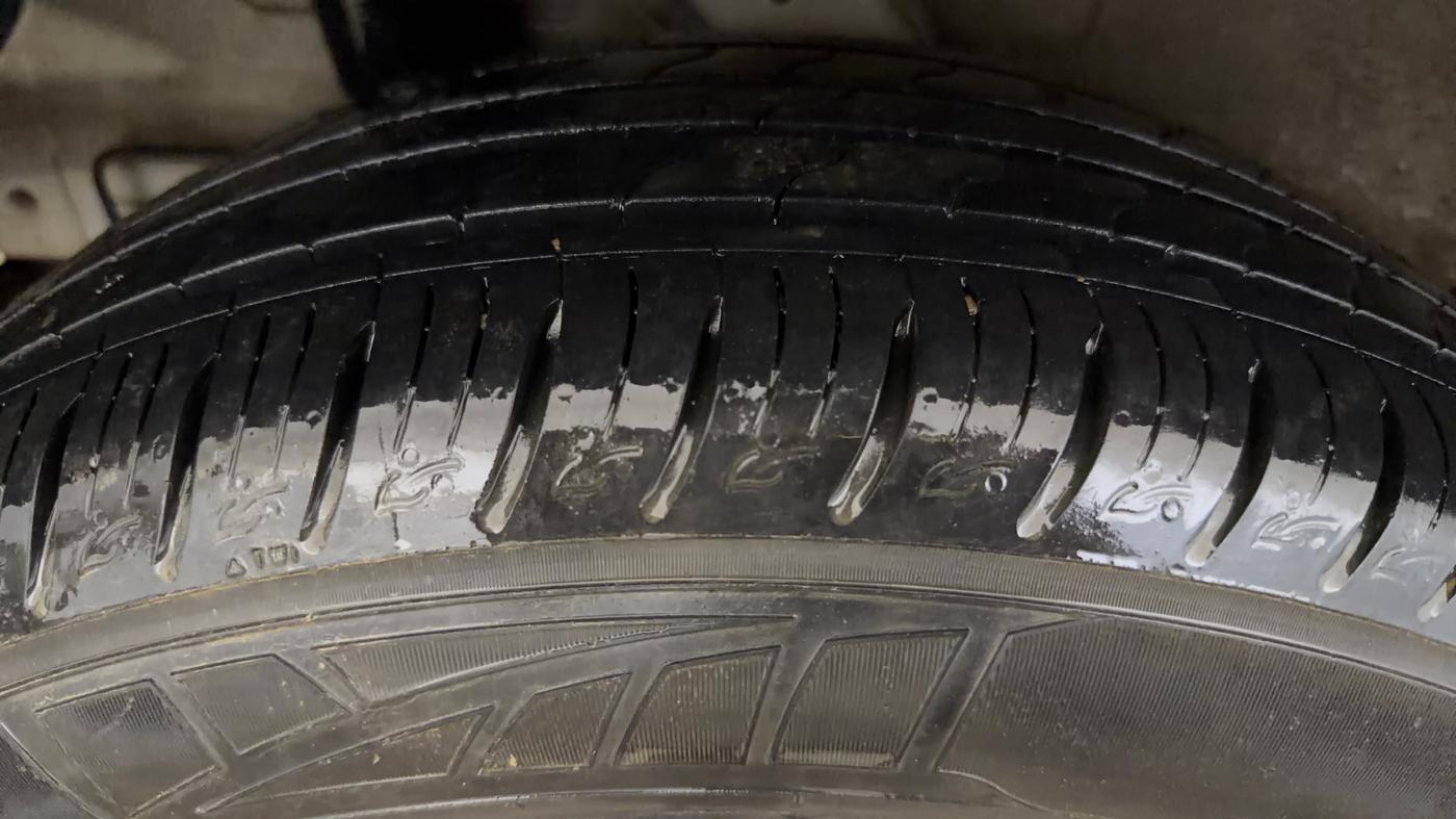 2023 Hyundai VENUE SX (O) 1.0 TURBO DCT, Petrol, Automatic, 11,677 km, Right Rear Tyre Tread