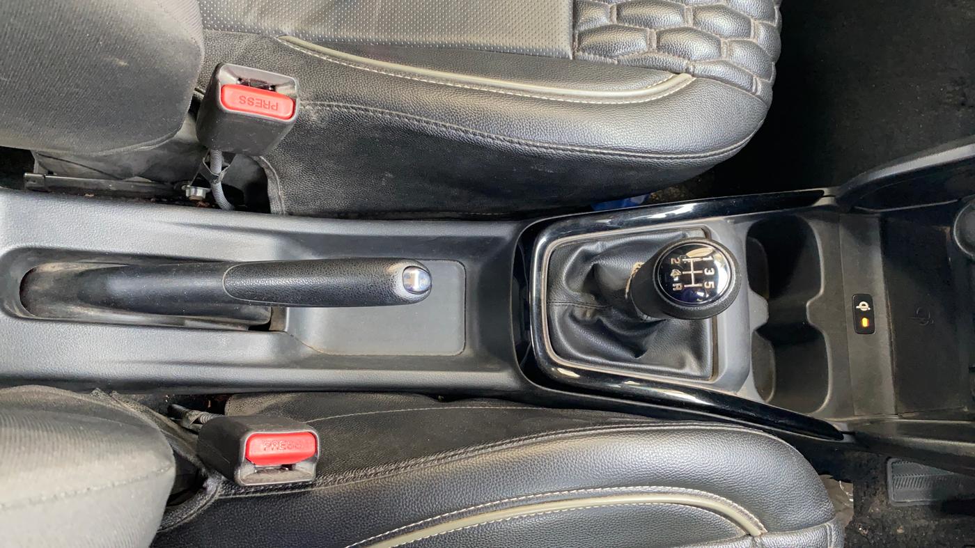 2024 Maruti Swift ZXI PLUS, Petrol, Manual, 49,114 km, Gear Lever