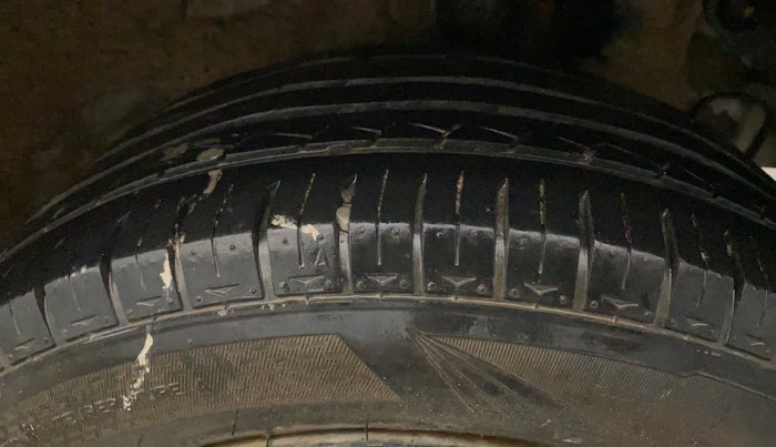 2015 Hyundai Elite i20 MAGNA 1.2, Petrol, Manual, 96,941 km, Left Rear Tyre Tread