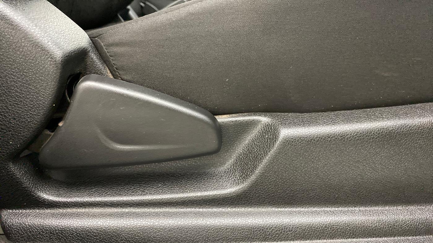 2018 Renault Kwid RXT 1.0 EASY-R AT OPTION, Petrol, Automatic, 23,335 km, Driver Side Adjustment Panel