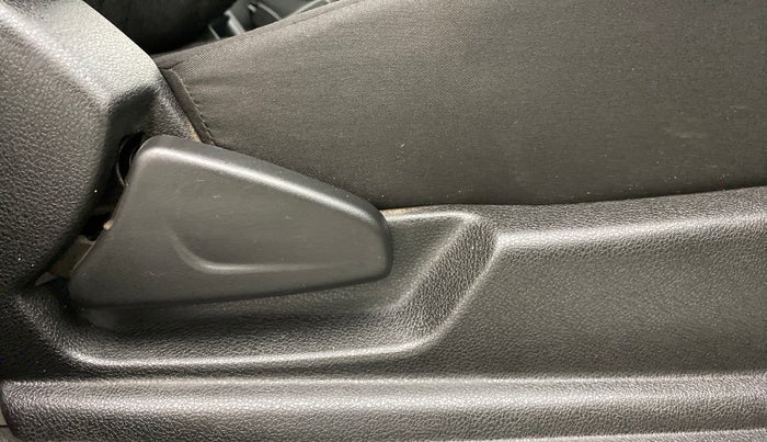 2018 Renault Kwid RXT 1.0 EASY-R AT OPTION, Petrol, Automatic, 23,335 km, Driver Side Adjustment Panel