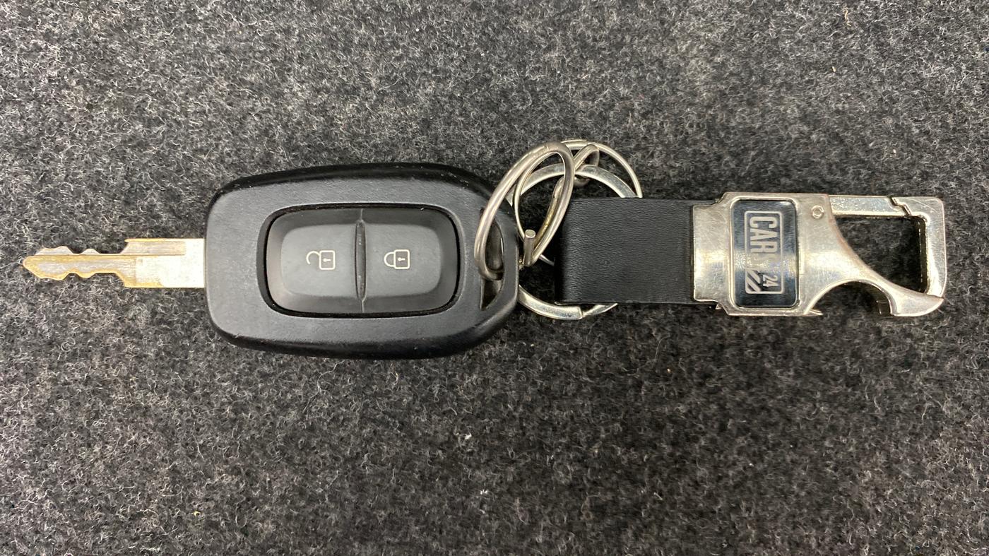 2018 Renault Kwid RXT 1.0 EASY-R AT OPTION, Petrol, Automatic, 23,335 km, Key Close Up