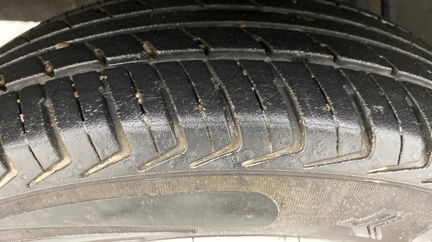 2018 Renault Kwid RXT 1.0 EASY-R AT OPTION, Petrol, Automatic, 23,335 km, Right Rear Tyre Tread