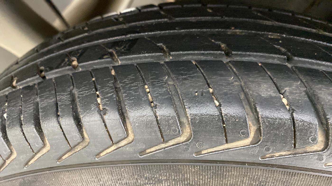 2018 Renault Kwid RXT 1.0 EASY-R AT OPTION, Petrol, Automatic, 23,335 km, Left Rear Tyre Tread