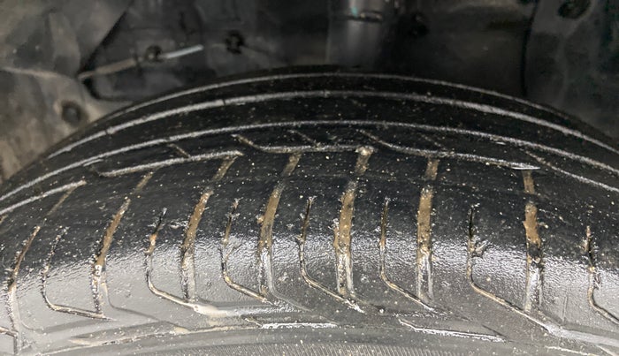 2017 Maruti Vitara Brezza VDI (O), Diesel, Manual, 89,681 km, Left Front Tyre Tread