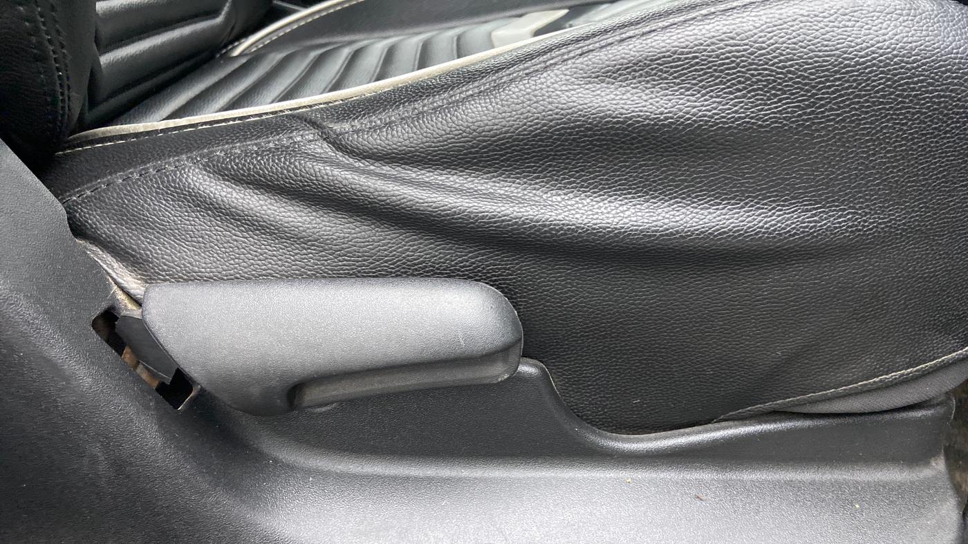 2017 Maruti Vitara Brezza VDI (O), Diesel, Manual, 89,681 km, Driver Side Adjustment Panel
