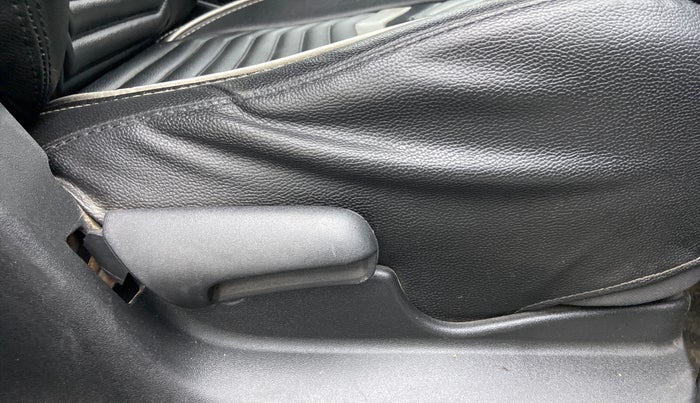 2017 Maruti Vitara Brezza VDI (O), Diesel, Manual, 89,681 km, Driver Side Adjustment Panel