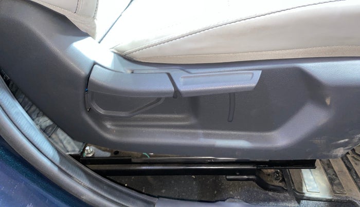 2021 Hyundai GRAND I10 NIOS MAGNA 1.2 KAPPA VTVT, Petrol, Manual, 4,459 km, Driver Side Adjustment Panel