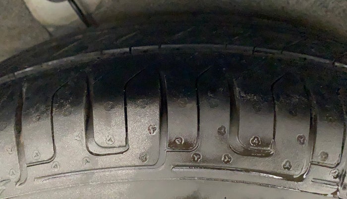 2011 Hyundai i10 ASTA 1.2, Petrol, Manual, 46,963 km, Right Rear Tyre Tread