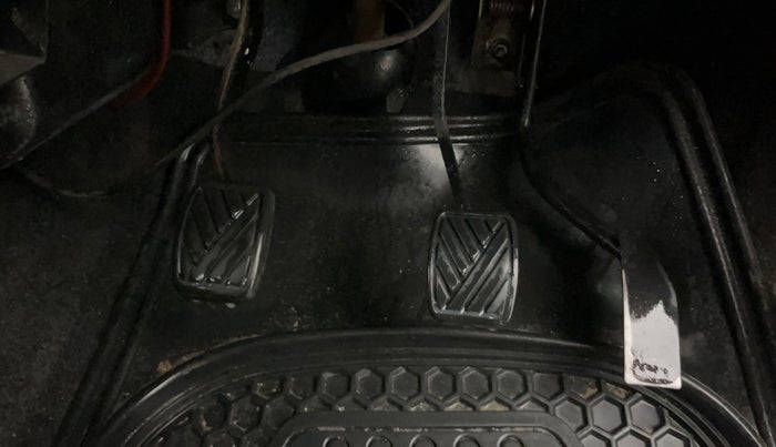 2017 Maruti Wagon R 1.0 VXI, Petrol, Manual, 33,791 km, Pedals