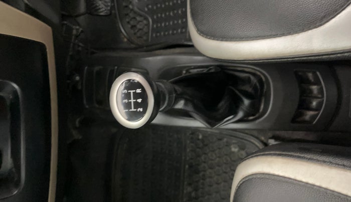 2017 Maruti Wagon R 1.0 VXI, Petrol, Manual, 33,791 km, Gear Lever