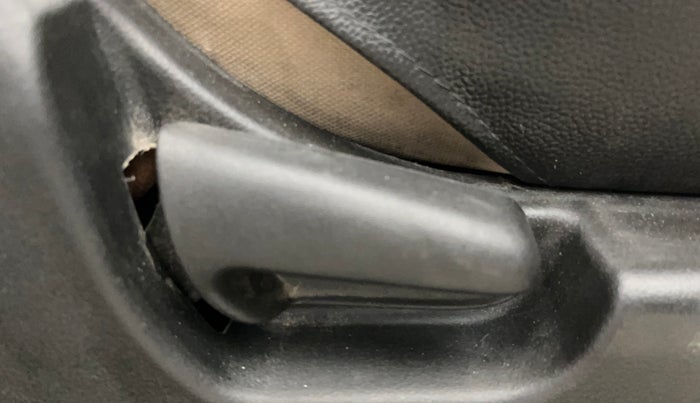 2017 Maruti Wagon R 1.0 VXI, Petrol, Manual, 33,791 km, Driver Side Adjustment Panel