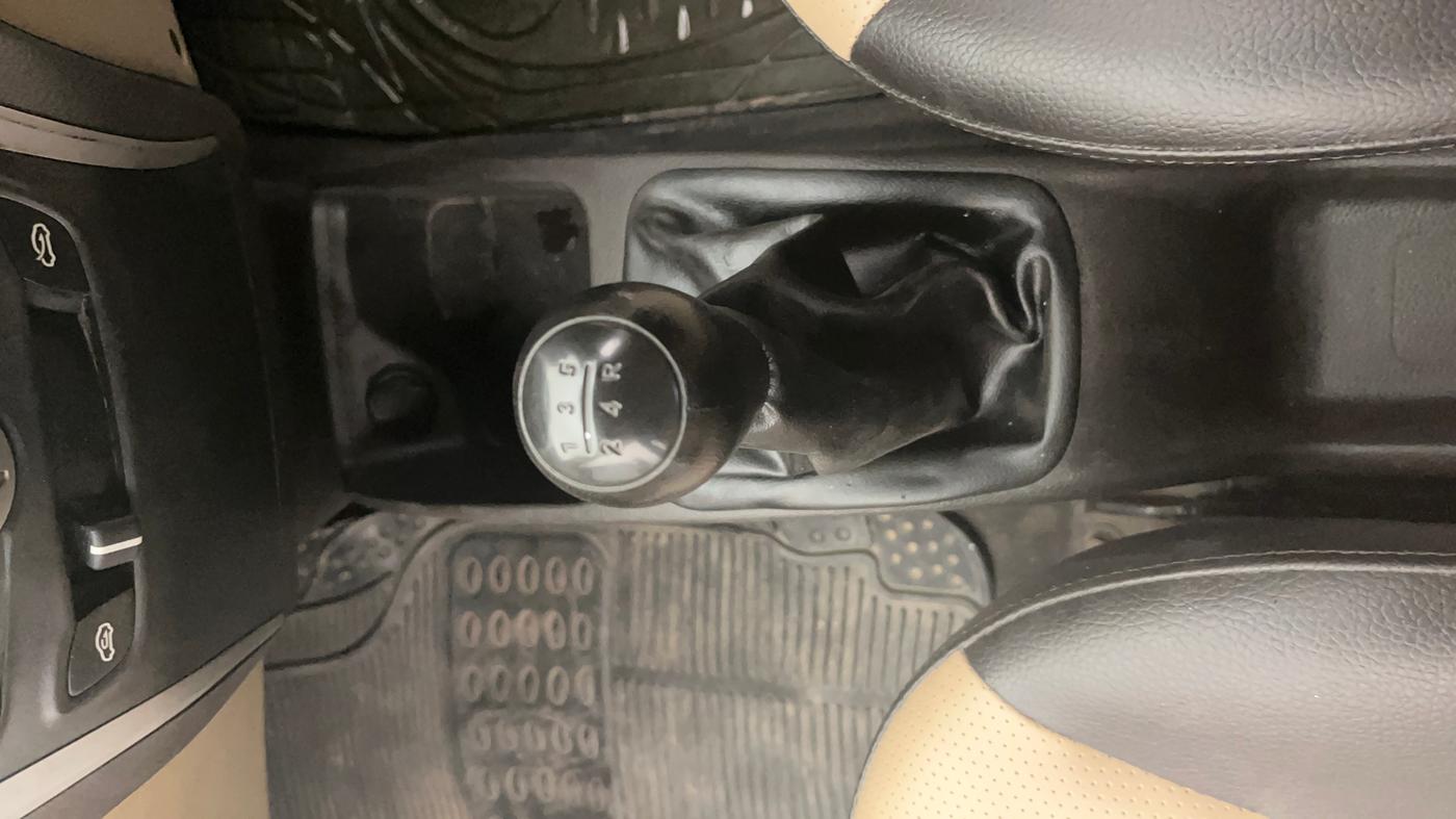 2016 Hyundai Eon ERA +, CNG, Manual, 47,890 km, Gear Lever