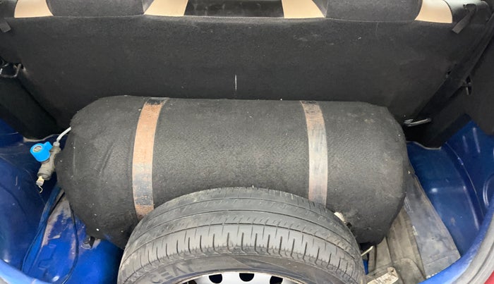 2016 Hyundai Eon ERA +, CNG, Manual, 47,892 km, Boot Inside