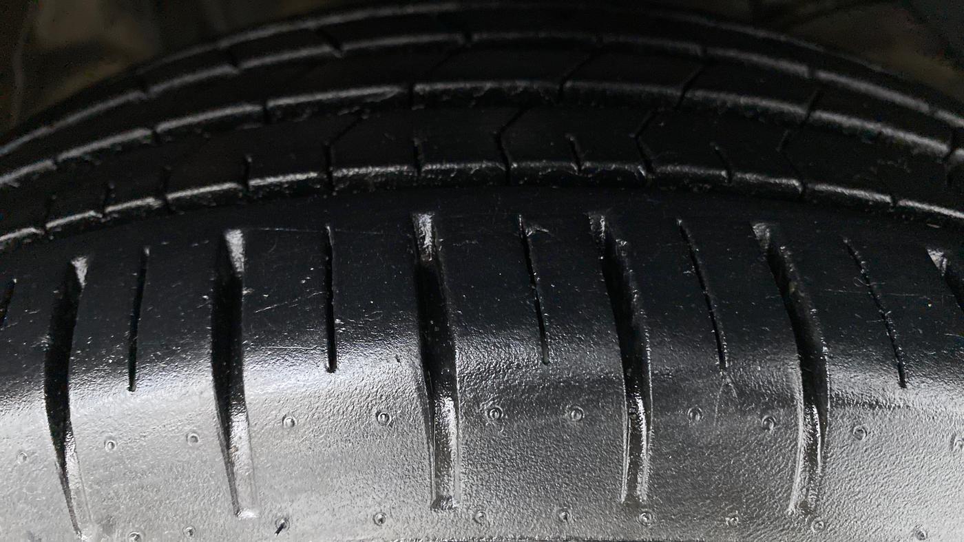2020 Toyota Glanza G CVT, Petrol, Automatic, 7,300 km, Right Front Tyre Tread