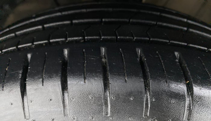 2020 Toyota Glanza G CVT, Petrol, Automatic, 7,300 km, Left Front Tyre Tread