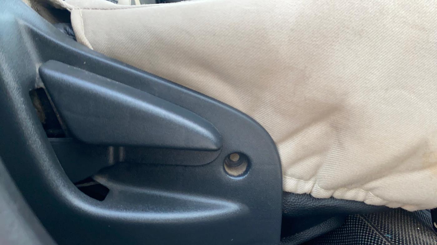 2019 Datsun Go Plus T(O), Petrol, Manual, 31,318 km, Driver Side Adjustment Panel