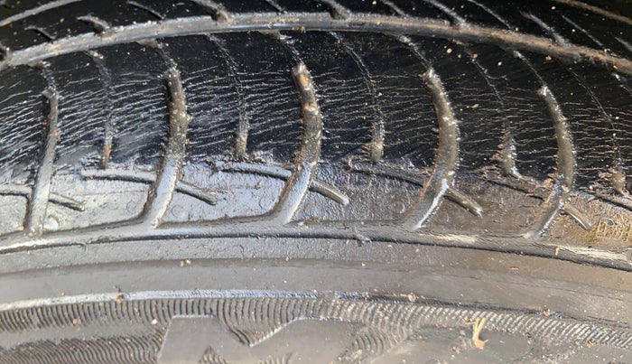 2019 Datsun Go Plus T(O), Petrol, Manual, 31,260 km, Left Front Tyre Tread