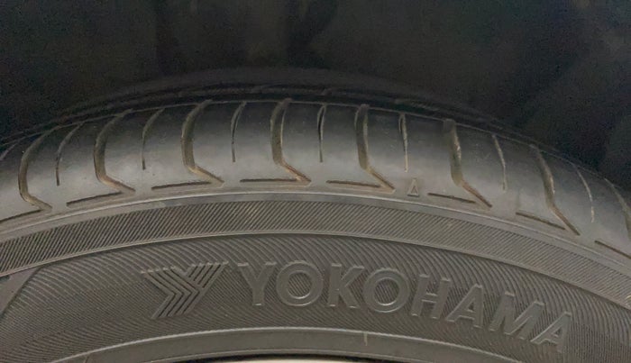 2017 Ford Ecosport TITANIUM + 1.5L PETROL AT, Petrol, Automatic, 1,40,795 km, Right Front Tyre Tread