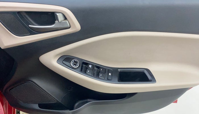 2016 Hyundai Elite i20 MAGNA 1.2, Petrol, Manual, 64,361 km, Driver Side Door Panels Control