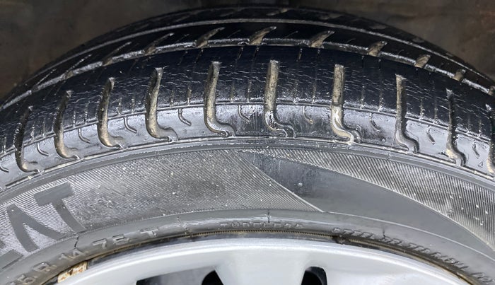 2015 Maruti Wagon R 1.0 VXI, Petrol, Manual, 53,252 km, Right Front Tyre Tread