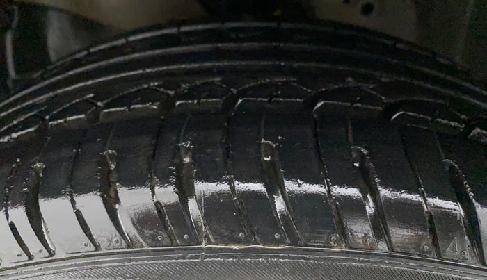 2015 Honda Brio S MT, Petrol, Manual, 53,144 km, Left Front Tyre Tread