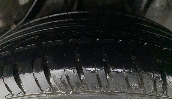 2015 Honda Brio S MT, Petrol, Manual, 53,144 km, Left Rear Tyre Tread