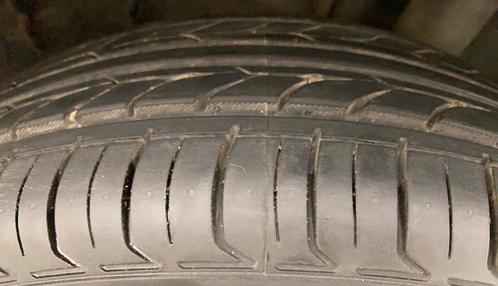 2021 Nissan MAGNITE XV TURBO, Petrol, Manual, 41,037 km, Left Rear Tyre Tread