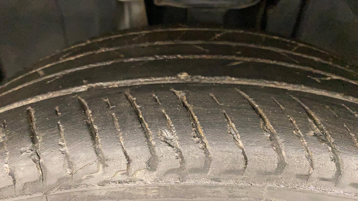 2021 Nissan MAGNITE XV TURBO, Petrol, Manual, 41,037 km, Left Front Tyre Tread