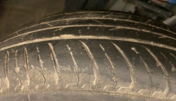 2021 Nissan MAGNITE XV TURBO, Petrol, Manual, 41,037 km, Right Front Tyre Tread