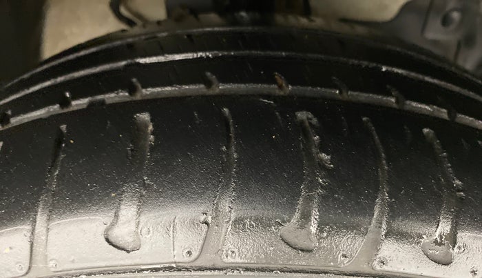 2015 Tata Bolt XM REVOTRON, Petrol, Manual, 28,477 km, Right Front Tyre Tread