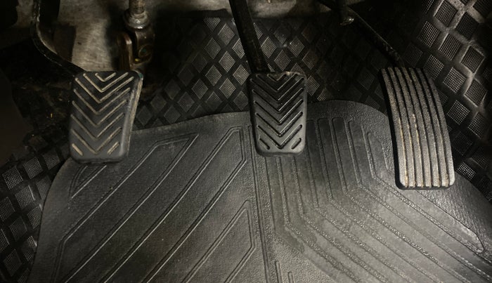 2017 Hyundai Eon MAGNA + AIRBAG, Petrol, Manual, 21,721 km, Pedals