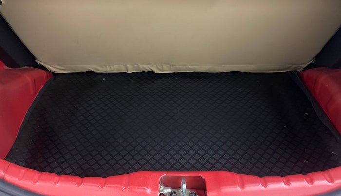 2017 Hyundai Eon MAGNA + AIRBAG, Petrol, Manual, 21,721 km, Boot Inside