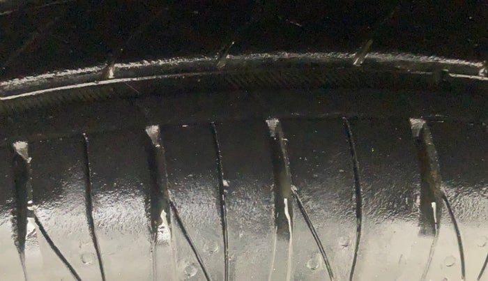 2016 Tata Tiago XZ PETROL, Petrol, Manual, 1,25,966 km, Left Front Tyre Tread